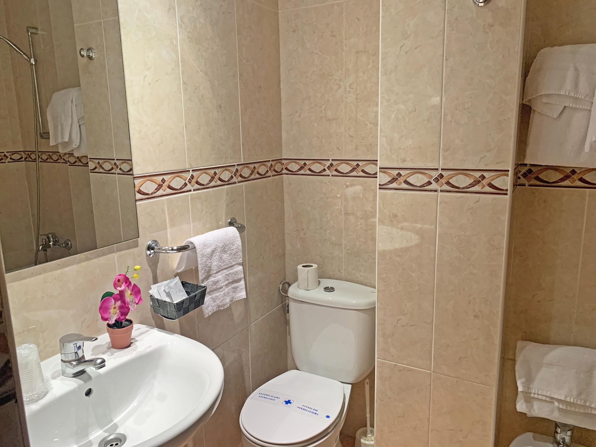 לה קורטינאדה Hotel Antic מראה חיצוני תמונה